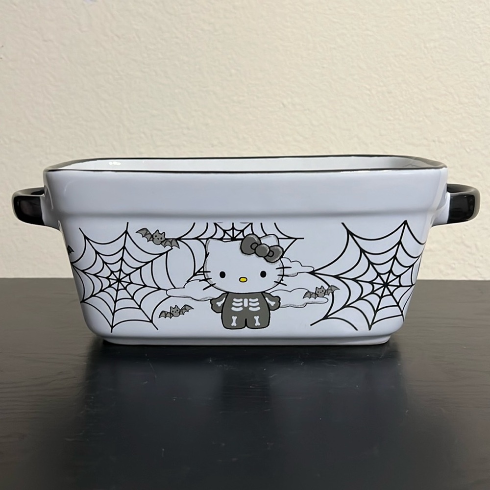 Hello Kitty Halloween Zrike Brands Baking Bread Dish Skeleton Spiderweb 10” x 4”